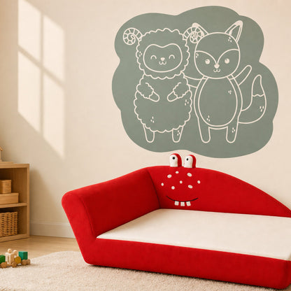 Kindersofa Krabbe in einer Spielecke mit Alma & Willi Wandtattoo