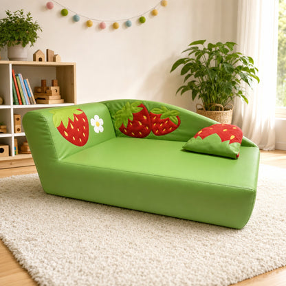 Kindersofa Erdbeere im Kinderzimmer